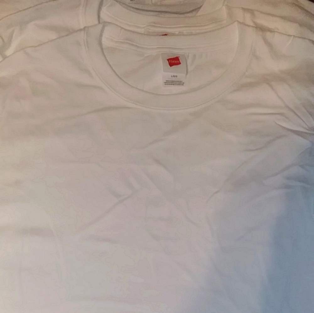 Hanes white t-shirt 👕